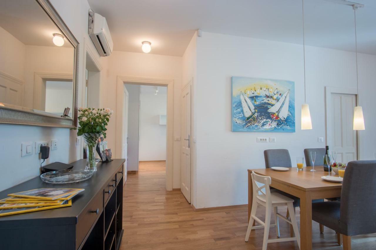 Luxury Central Apartment ลูบลิยานา ภายนอก รูปภาพ